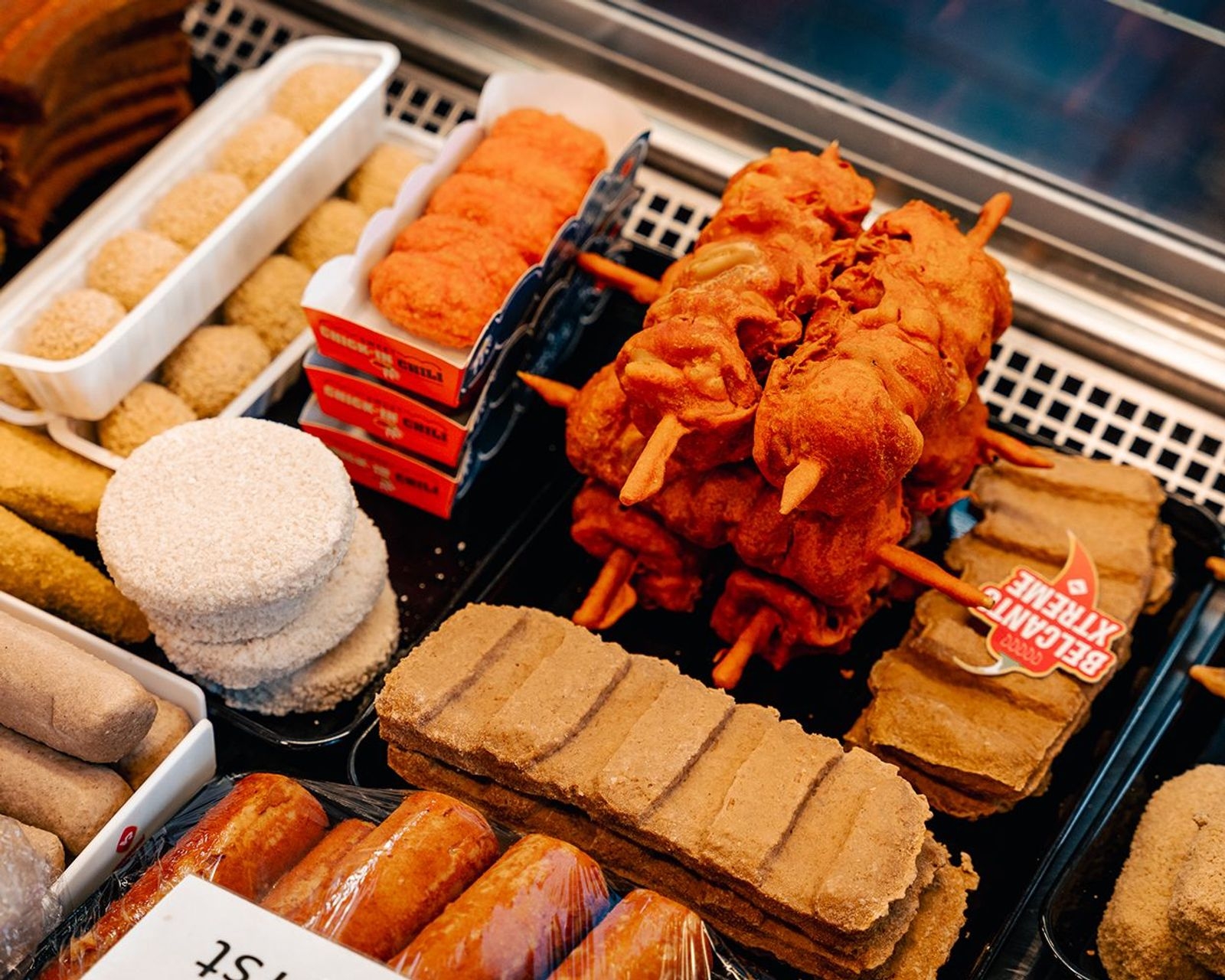 Frituur Lutselus serveert Veganaise op Vegan Mondays